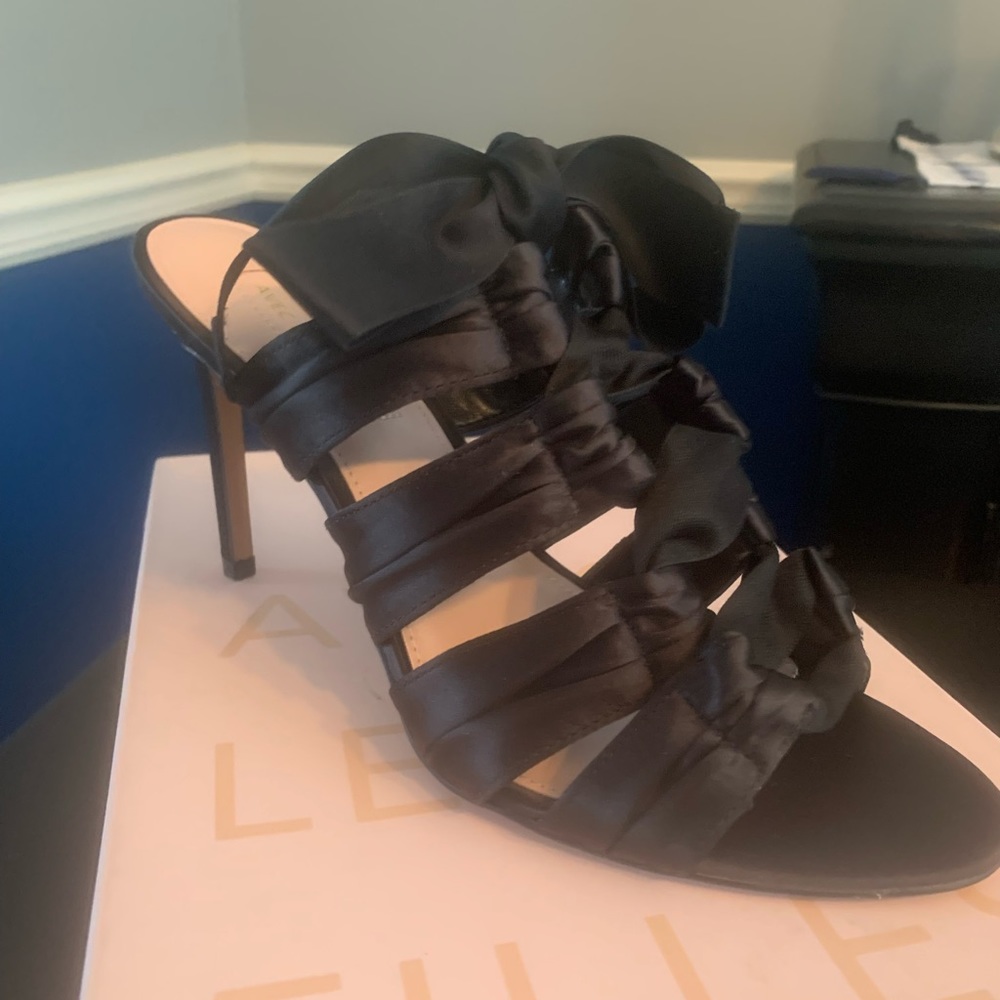 Sexy satin heels for night!